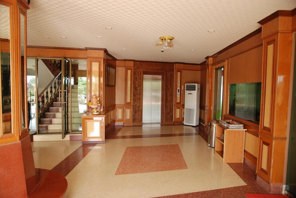 Rose Garden Hotel Αγιουτάγια Εξωτερικό φωτογραφία