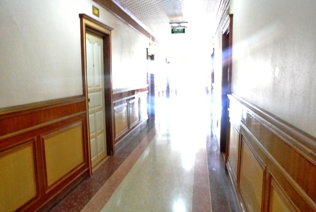 Rose Garden Hotel Αγιουτάγια Εξωτερικό φωτογραφία