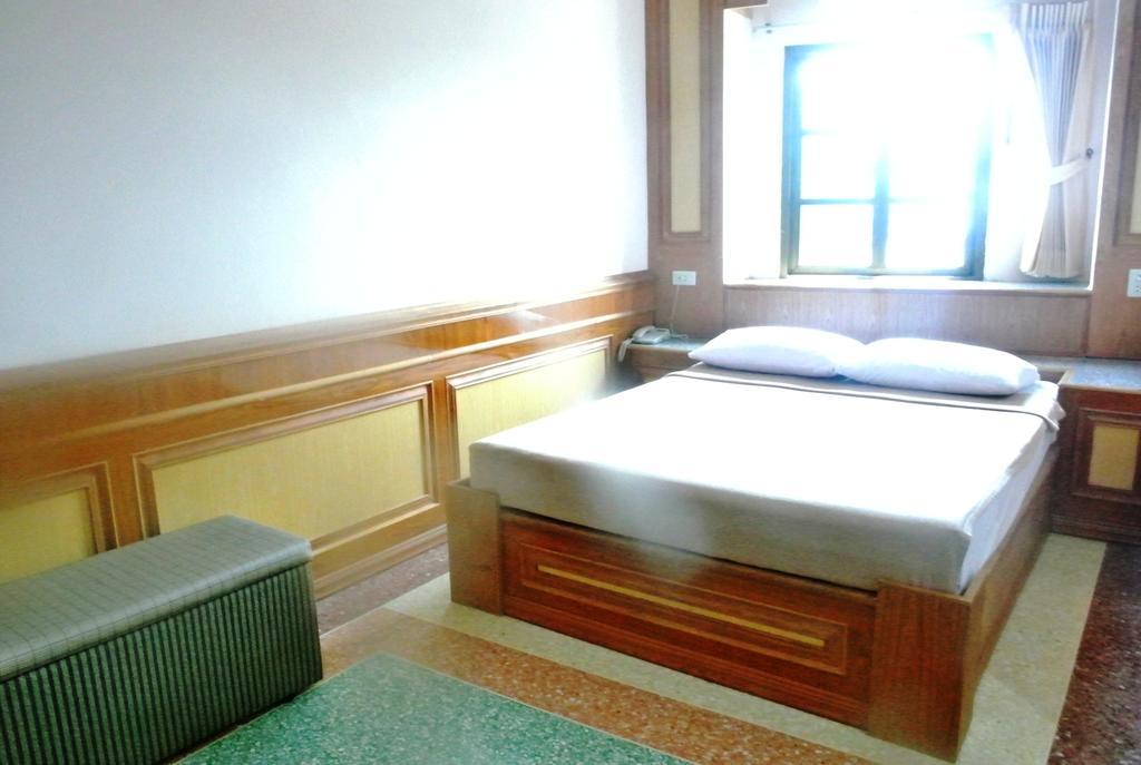 Rose Garden Hotel Αγιουτάγια Εξωτερικό φωτογραφία